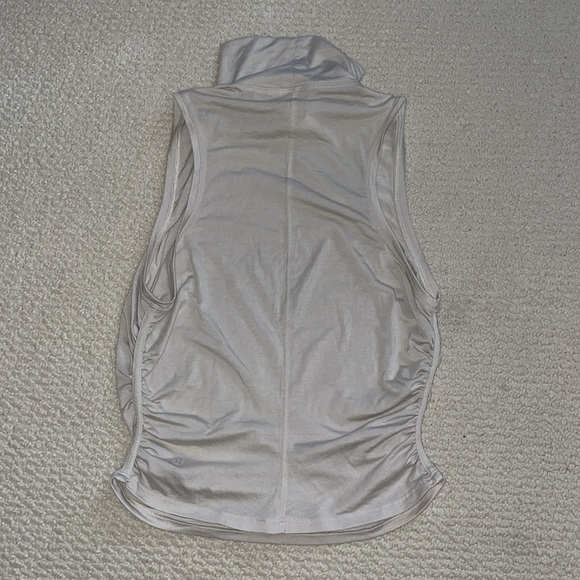 Lululemon top size small - Picture 2 of 2